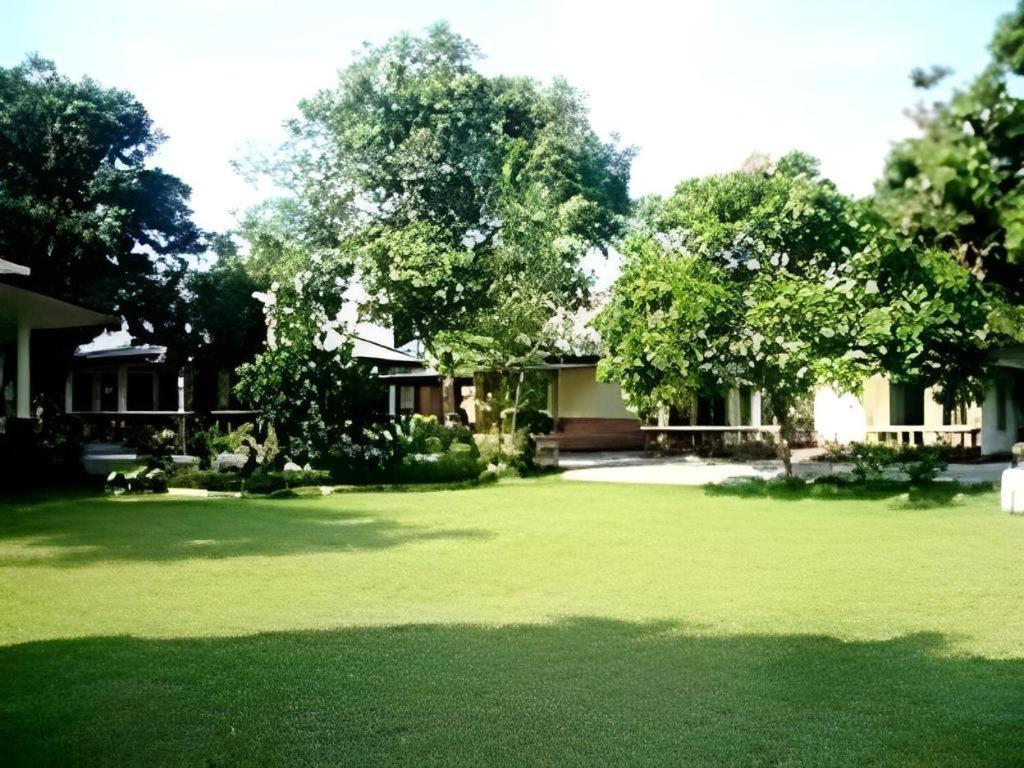 Hotel Indra Djaya Cisarua Esterno foto